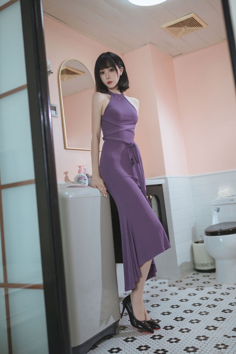 网络美女许岚LAN紫韵长裙搭配白嫩美腿性感写真-绅士社