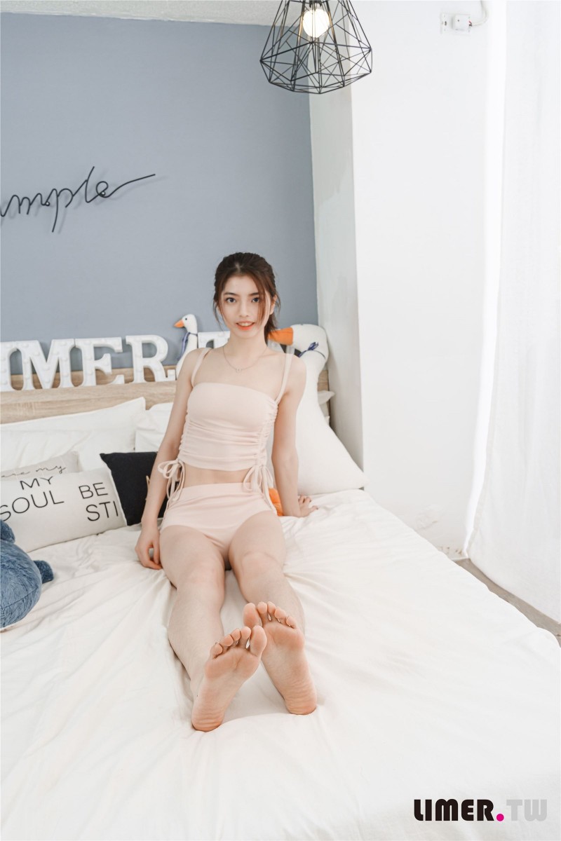 Limerence  NO.061 Lily 泳装处女作极品裸足出道即巔峰-绅士社