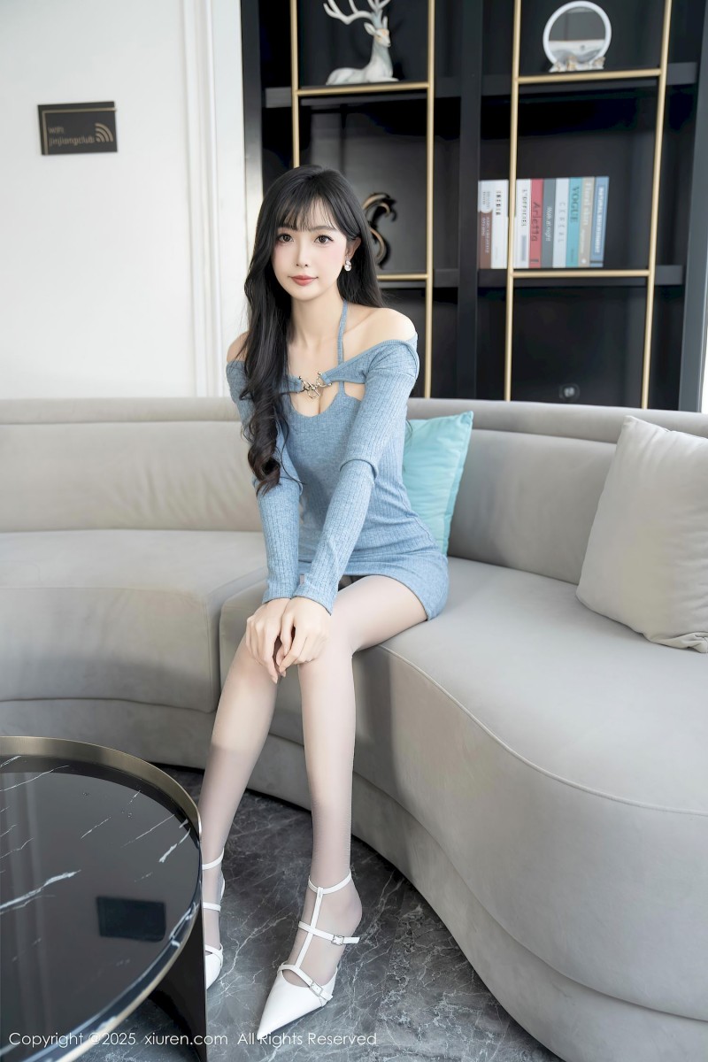 秀人网模特林星阑浅连衣短裙+灰色丝袜性感写真-绅士社