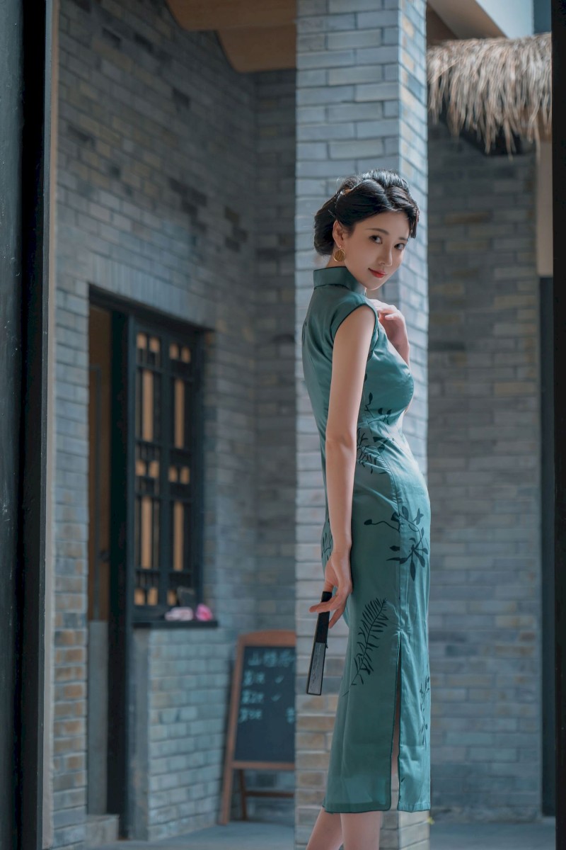 Nnian身穿旗袍民国风衬托完美身材海上花主题写真-绅士社